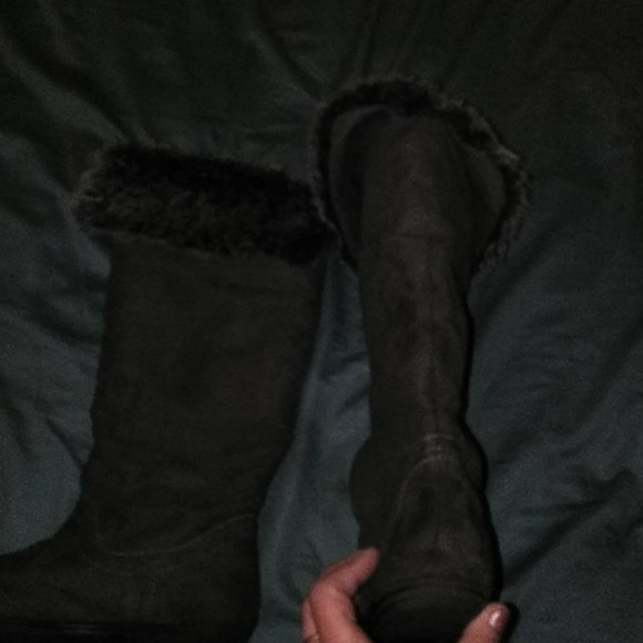 Grey Suade and faux fur boots - Picture 5 of 6